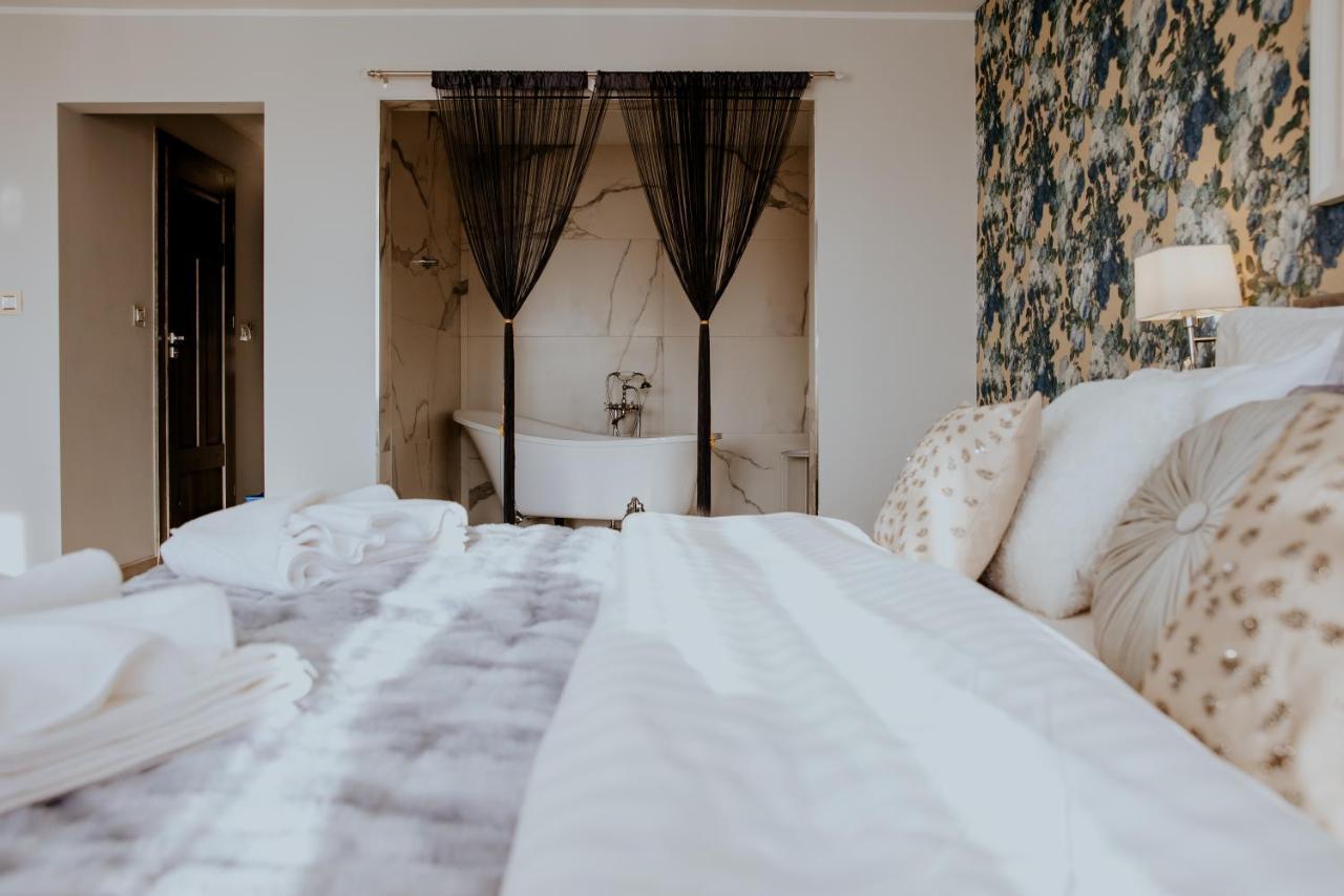 Hotel Greys Polonia Zasutowo Экстерьер фото